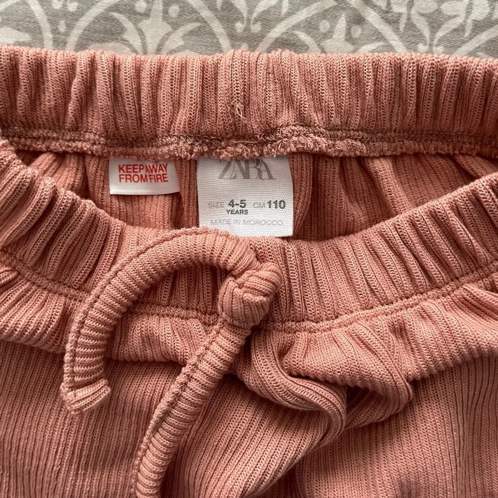 NWOT - Zara Joggers - Size 4-5 - Picture 4 of 4